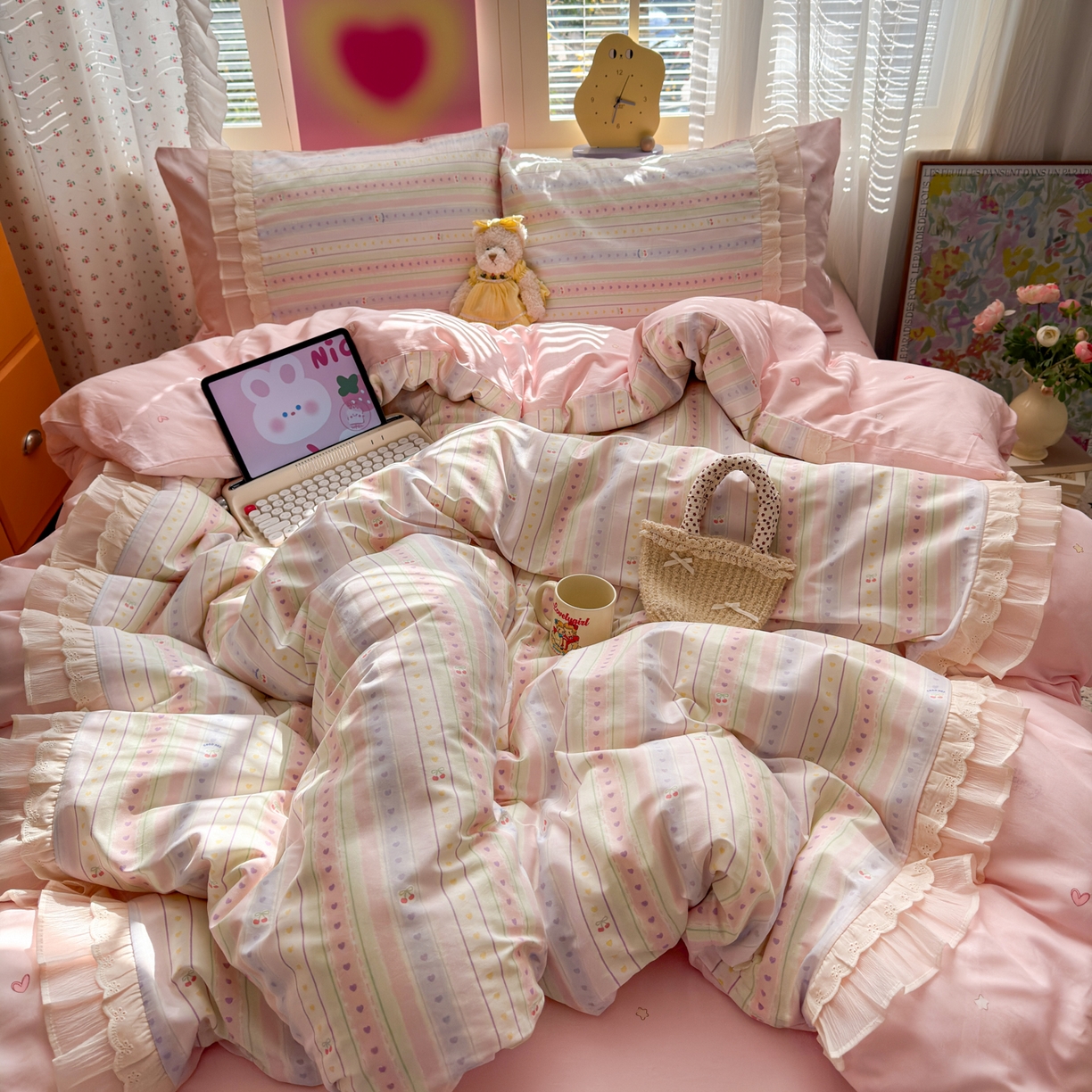 91家纺网 家纺一手货源 找家纺 乐童家纺 2026新款全棉纯棉拼接花边小清新工艺款四件套 毛线彩虹