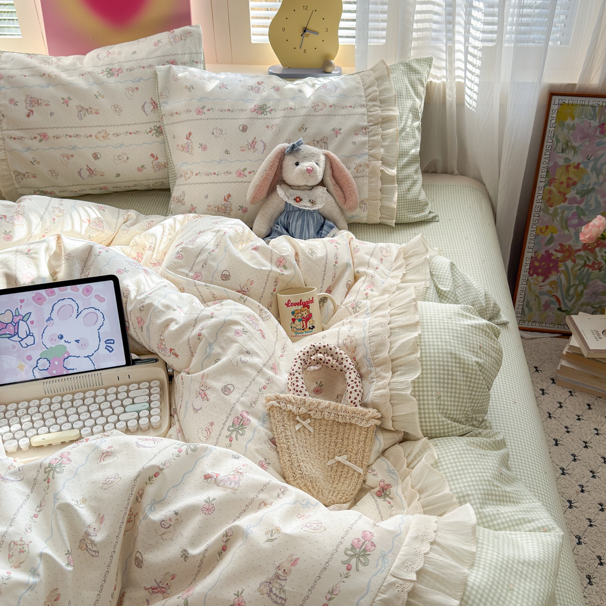 91家纺网 家纺一手货源 找家纺 乐童家纺 2026新款全棉纯棉拼接花边小清新工艺款四件套 春日小兔