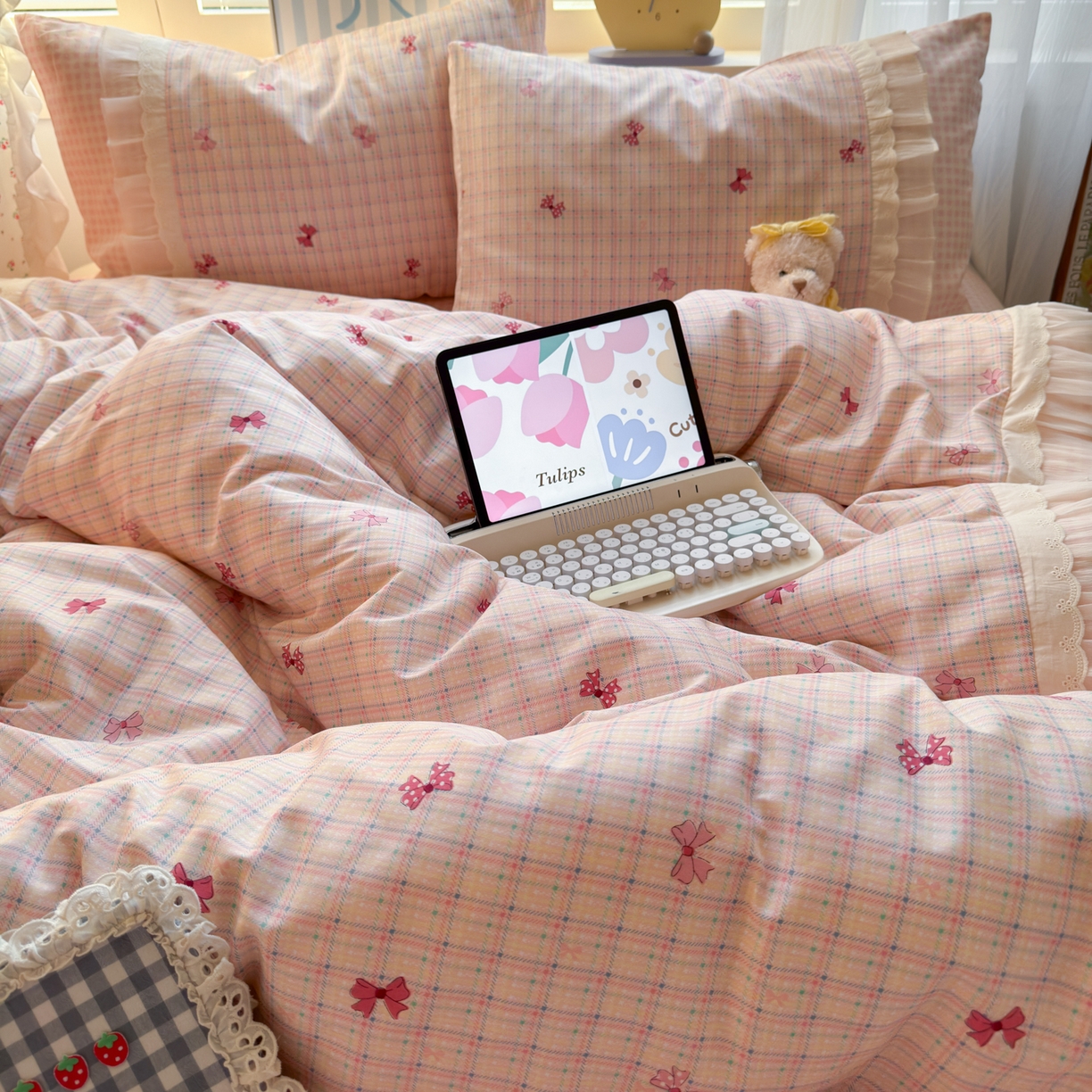 91家纺网 家纺一手货源 找家纺 乐童家纺 2026新款全棉纯棉拼接花边小清新工艺款四件套 梦境手账