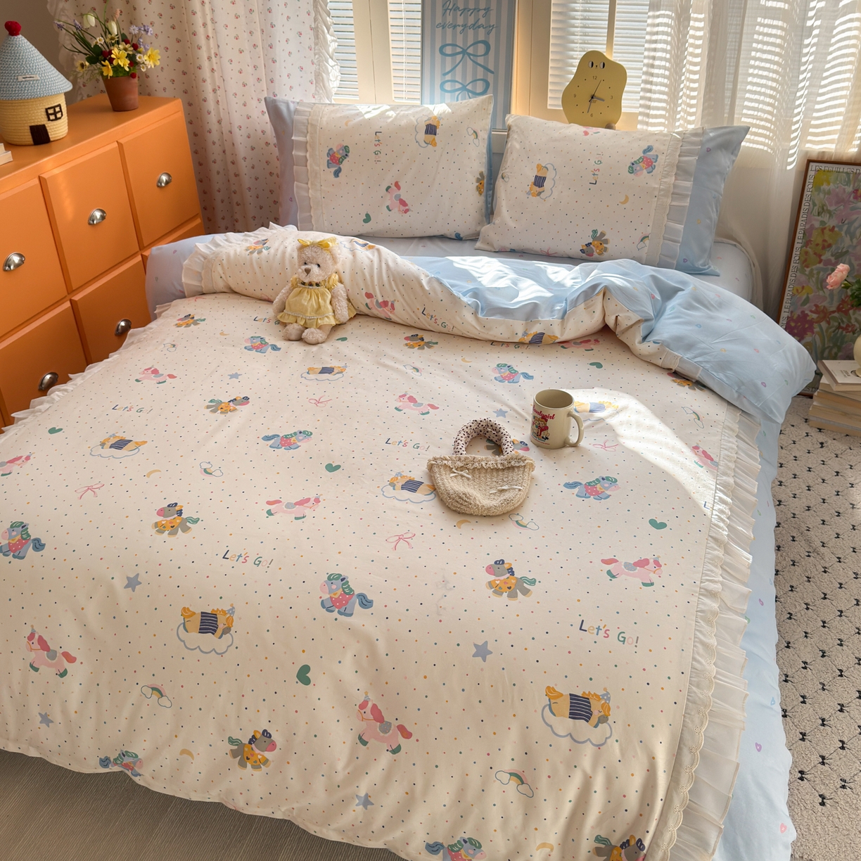 91家纺网 家纺一手货源 找家纺 乐童家纺 2026新款全棉纯棉拼接花边小清新工艺款四件套 彩虹木马