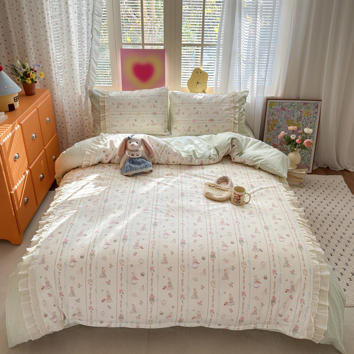 91家纺网 家纺一手货源 找家纺 乐童家纺 2026新款全棉纯棉拼接花边小清新工艺款四件套 春日小兔