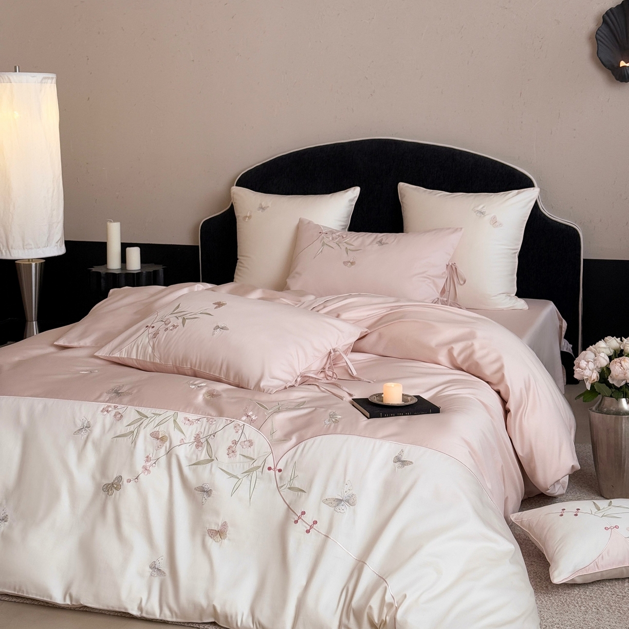 91家纺网 家纺一手货源 找家纺 鹿班家居 2026新款100S长绒棉纯棉精密刺绣系列四件套-花影摇曳 花影摇曳-粉色(标准会员-20元)