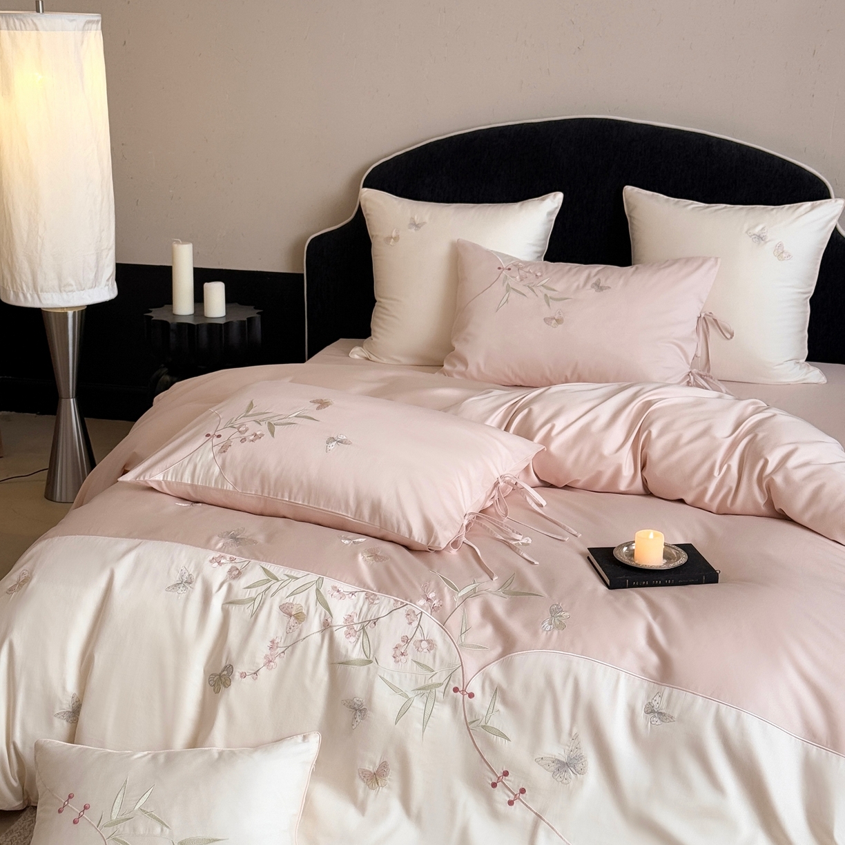 91家纺网 家纺一手货源 找家纺 鹿班家居 2026新款100S长绒棉纯棉精密刺绣系列四件套-花影摇曳 花影摇曳-粉色(标准会员-20元)