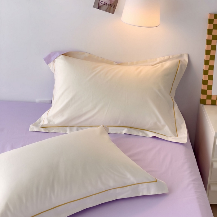 91家纺网 家纺一手货源 找家纺 锦彩家居 2026新款40支正宗13372双拼纯色全棉四件套酒店宾馆民宿学生三件套（可定制）标准号的床单是圆角吊边；小号和加大的床单都是直角 奶昔白-浅紫