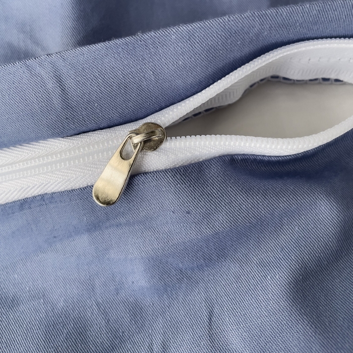 91家纺网 家纺一手货源 找家纺 锦彩家居 2026新款40支正宗13372双拼纯色全棉四件套酒店宾馆民宿学生三件套（可定制）标准号的床单是圆角吊边；小号和加大的床单都是直角 宾利蓝