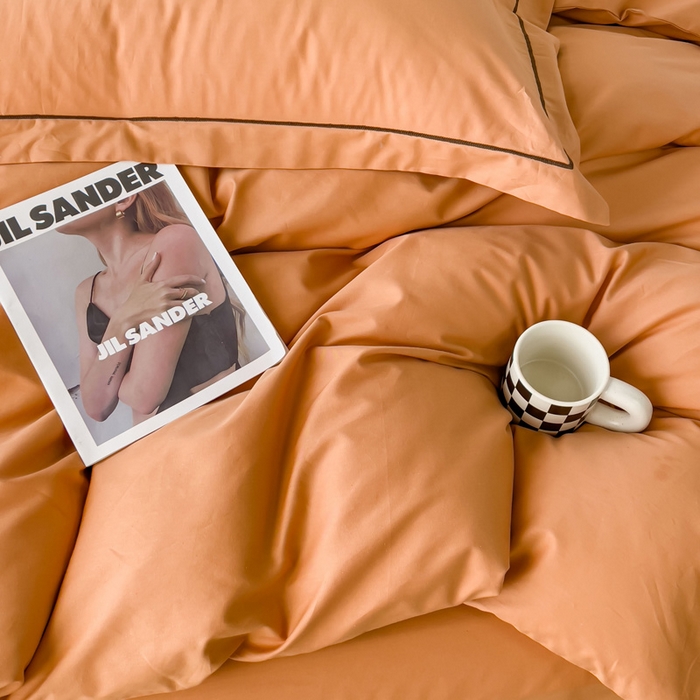 91家纺网 家纺一手货源 找家纺 锦彩家居 2026新款40支正宗13372双拼纯色全棉四件套酒店宾馆民宿学生三件套（可定制）标准号的床单是圆角吊边；小号和加大的床单都是直角 南瓜橘