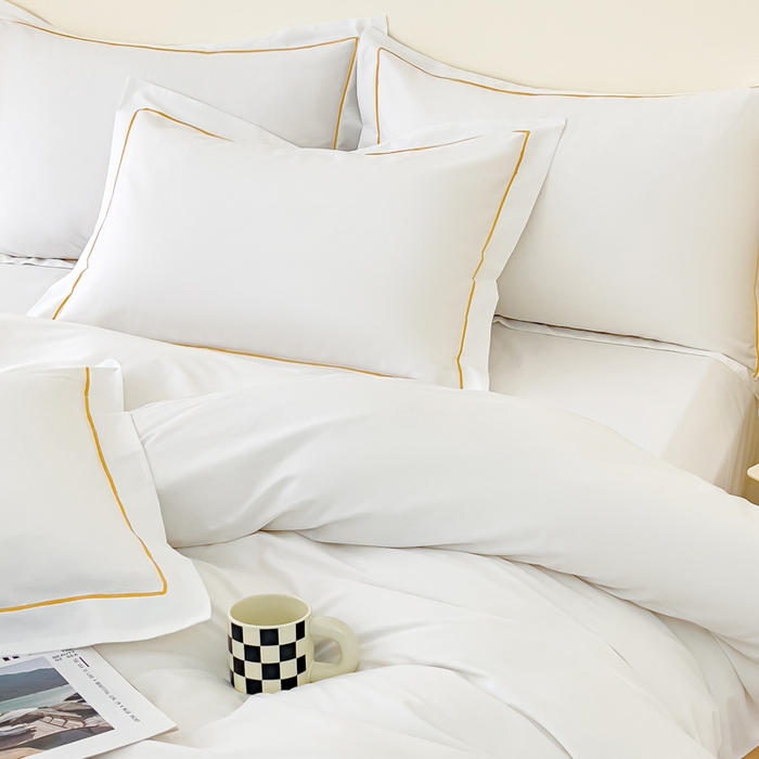 91家纺网 家纺一手货源 找家纺 锦彩家居 2026新款40支正宗13372双拼纯色全棉四件套酒店宾馆民宿学生三件套（可定制）标准号的床单是圆角吊边；小号和加大的床单都是直角 拉链款纯白--枕套含一字绣