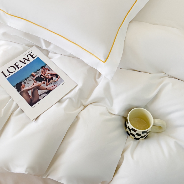 91家纺网 家纺一手货源 找家纺 锦彩家居 2026新款40支正宗13372双拼纯色全棉四件套酒店宾馆民宿学生三件套（可定制）标准号的床单是圆角吊边；小号和加大的床单都是直角 拉链款纯白--枕套含一字绣