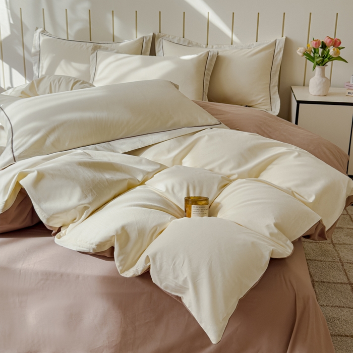 91家纺网 家纺一手货源 找家纺 锦彩家居 2026新款40支正宗13372双拼纯色全棉四件套酒店宾馆民宿学生三件套（可定制）标准号的床单是圆角吊边；小号和加大的床单都是直角 奶昔白-摩卡