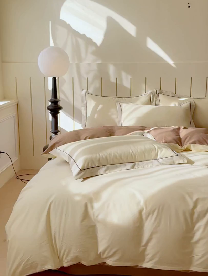91家纺网 家纺一手货源 找家纺 锦彩家居 2026新款40支正宗13372双拼纯色全棉四件套酒店宾馆民宿学生三件套（可定制）标准号的床单是圆角吊边；小号和加大的床单都是直角 奶昔白-摩卡