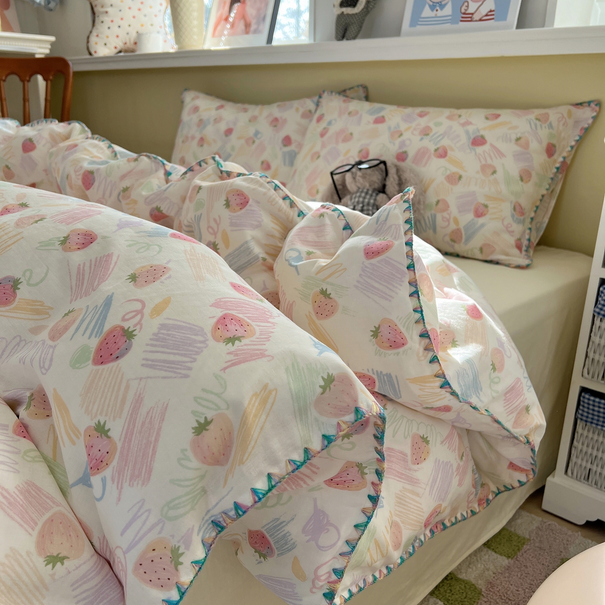 91家纺网 家纺一手货源 找家纺 典曼家纺 2026新款全棉纯棉有氧双层纱贝壳边四件套 贝壳边缤纷草莓