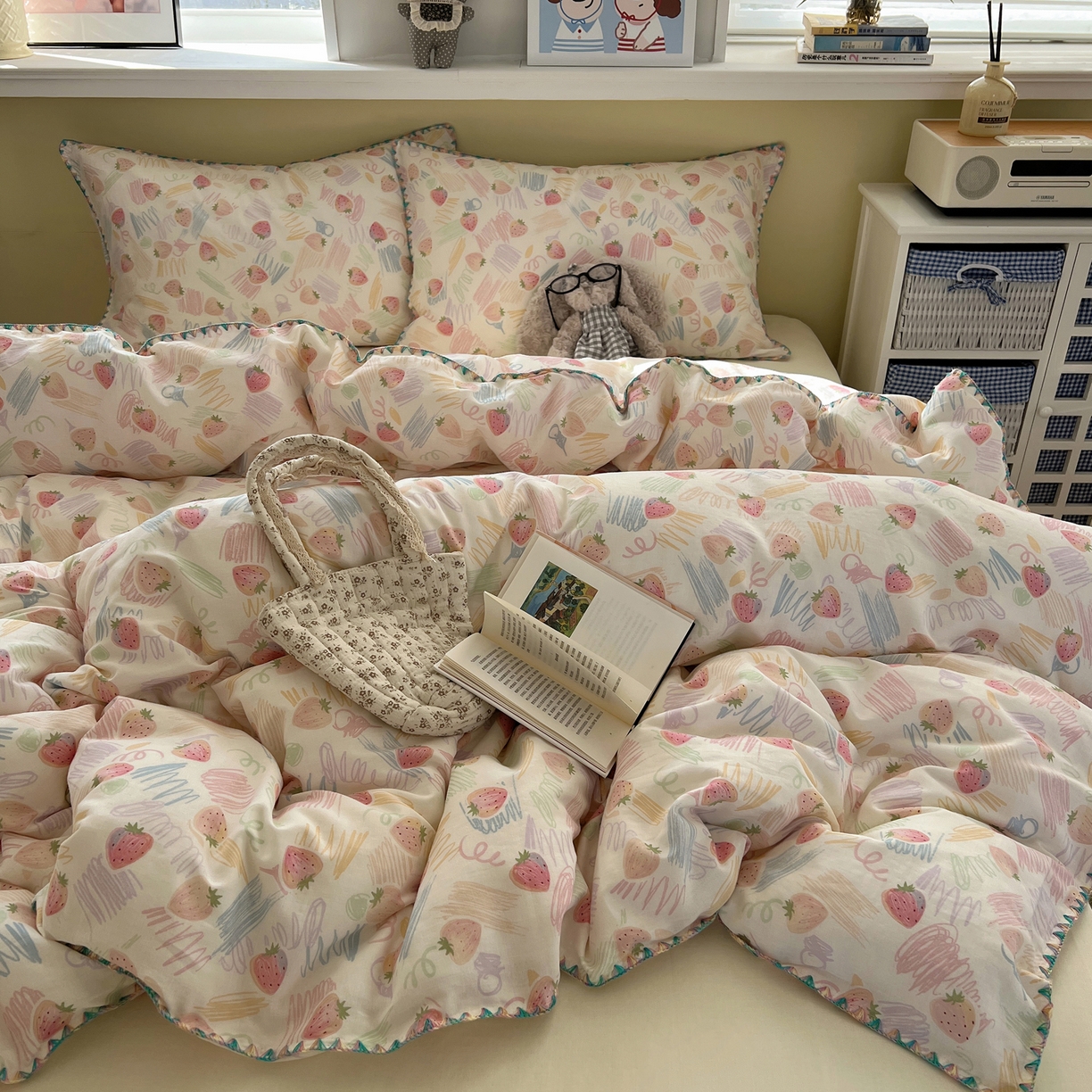 91家纺网 家纺一手货源 找家纺 典曼家纺 2026新款全棉纯棉有氧双层纱贝壳边四件套 贝壳边缤纷草莓