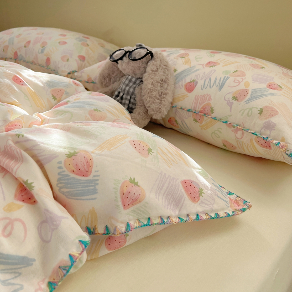 91家纺网 家纺一手货源 找家纺 典曼家纺 2026新款全棉纯棉有氧双层纱贝壳边四件套 贝壳边缤纷草莓