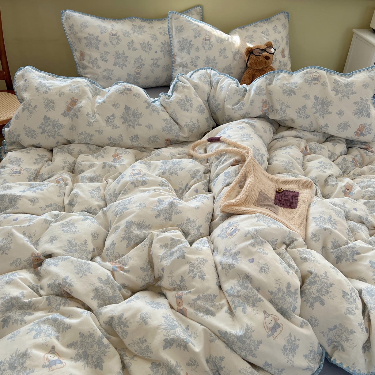 91家纺网 家纺一手货源 找家纺 典曼家纺 2026新款全棉纯棉有氧双层纱贝壳边四件套 贝壳边森林兔