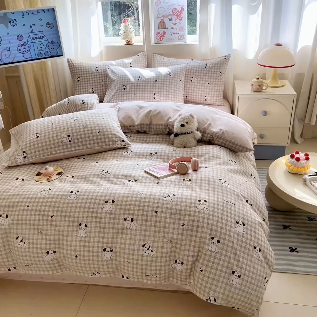 91家纺网 家纺一手货源 找家纺 典曼家纺 2026新款全棉印花四件套-系列二 莓果萌犬