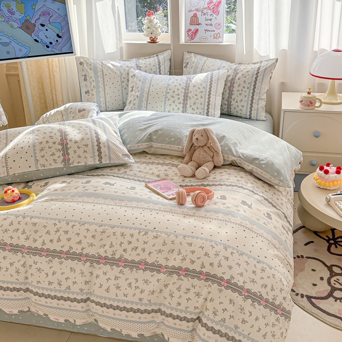 91家纺网 家纺一手货源 找家纺 典曼家纺 2026新款全棉印花四件套-系列二 小猫时光兰