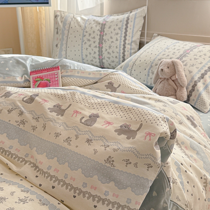 91家纺网 家纺一手货源 找家纺 典曼家纺 2026新款全棉印花四件套-系列二 小猫时光兰