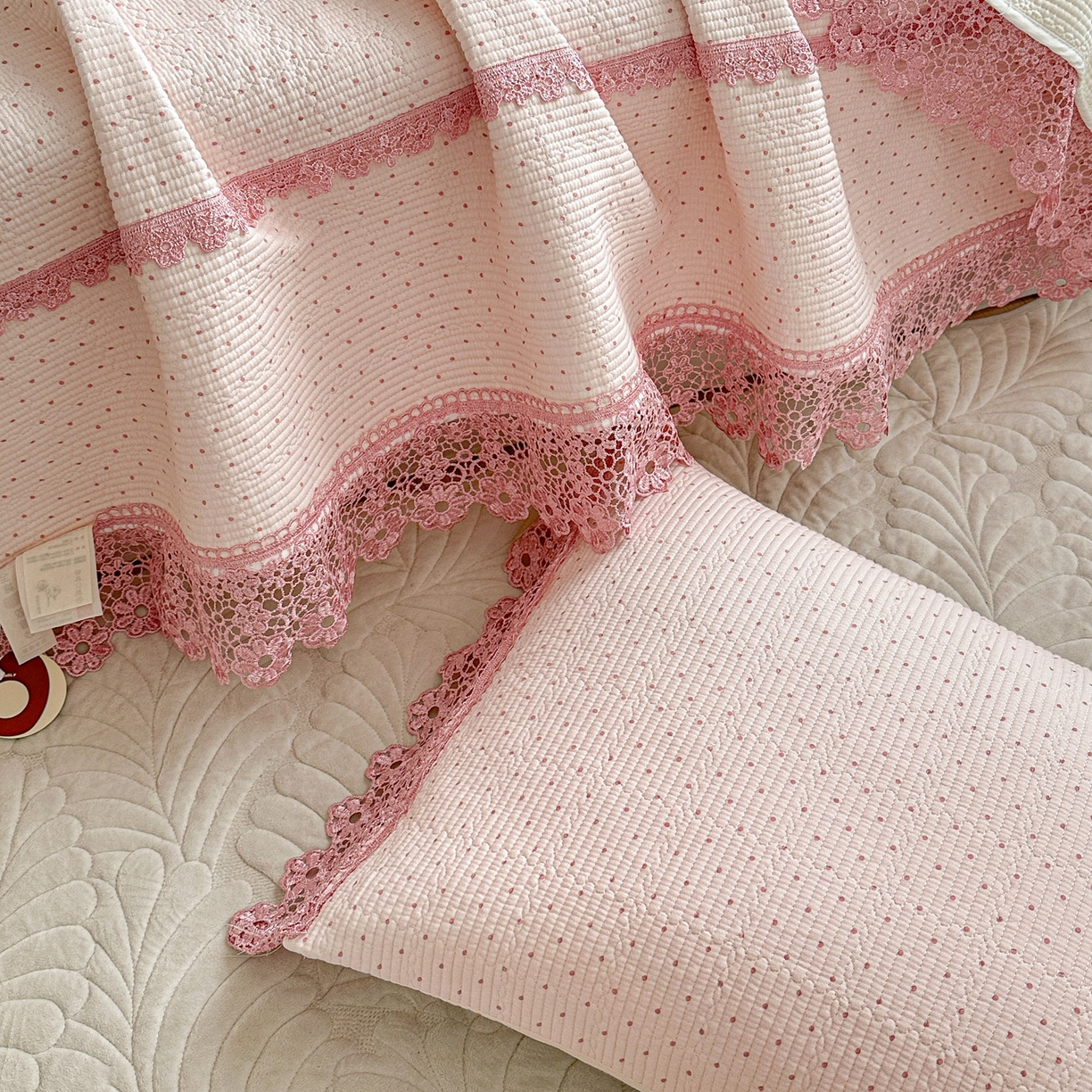 91家纺网 家纺一手货源 找家纺 （总）源舜家纺 2026新款全棉双层纱梅花边床盖