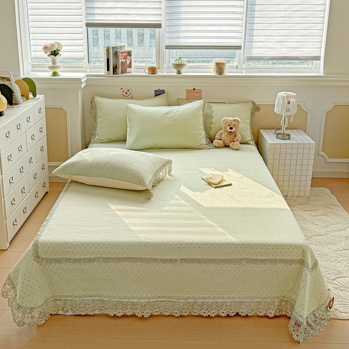 91家纺网 家纺一手货源 找家纺 源舜家纺 2026新款全棉双层纱梅花边床盖 波点-绿色