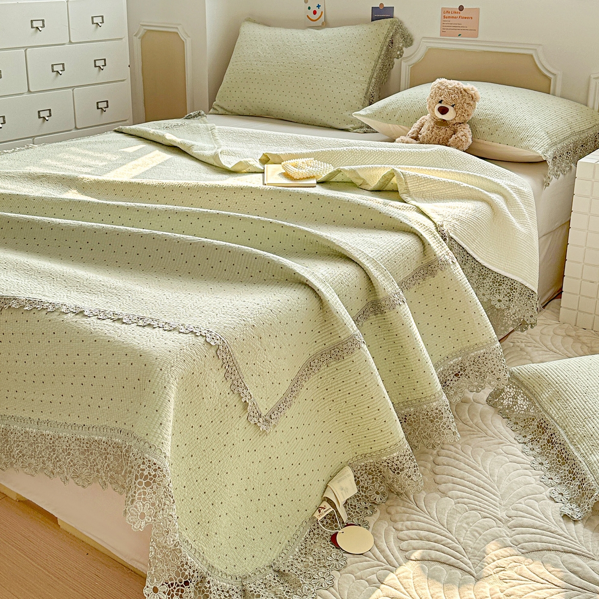 91家纺网 家纺一手货源 找家纺 源舜家纺 2026新款全棉双层纱梅花边床盖 波点-绿色
