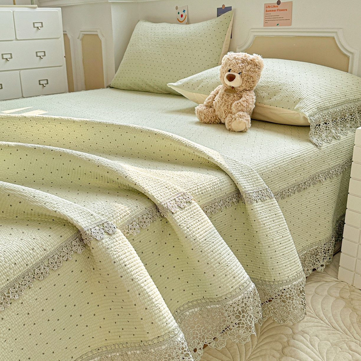 91家纺网 家纺一手货源 找家纺 源舜家纺 2026新款全棉双层纱梅花边床盖 波点-绿色