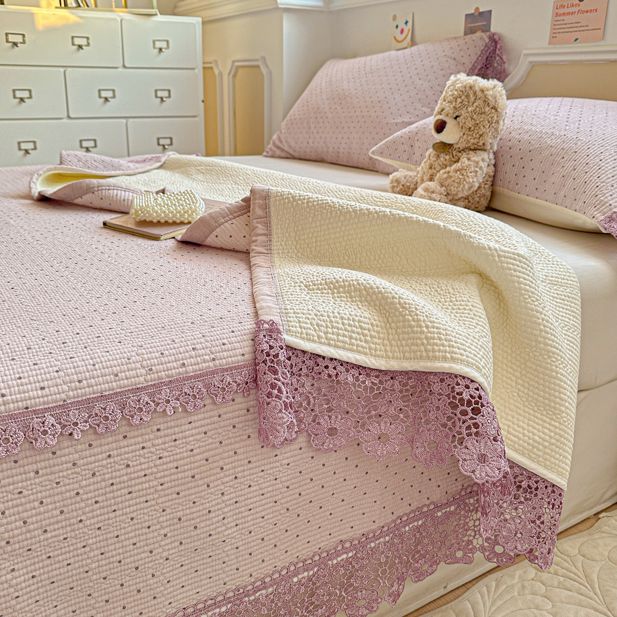 91家纺网 家纺一手货源 找家纺 源舜家纺 2026新款全棉双层纱梅花边床盖 波点-紫色