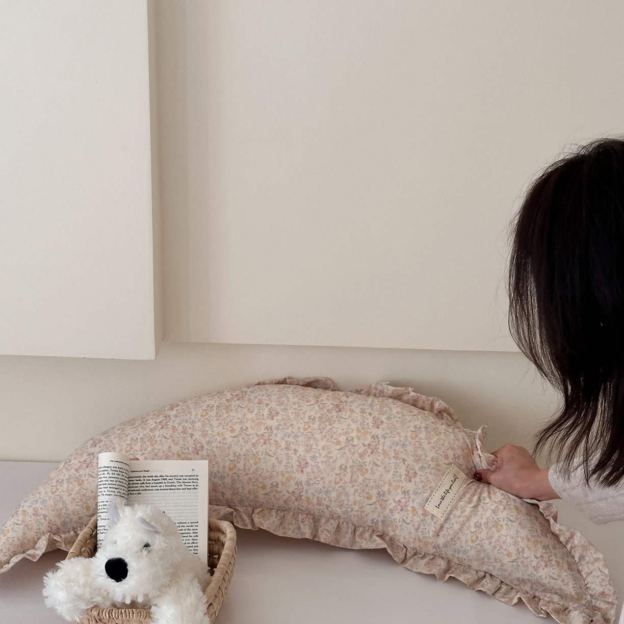 91家纺网 家纺一手货源 找家纺 伟邦枕芯 2026新款全棉花边月亮棉麻抱枕 玫瑰花园