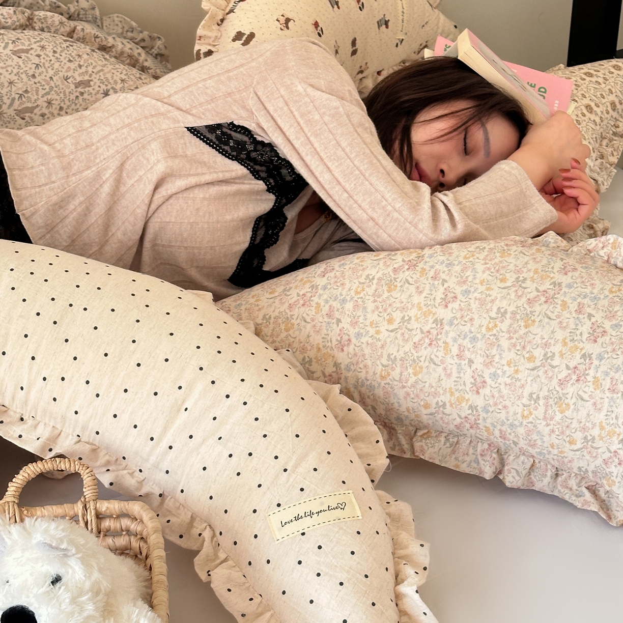 91家纺网 家纺一手货源 找家纺 伟邦枕芯 2026新款全棉花边月亮棉麻抱枕 薰衣草蓝