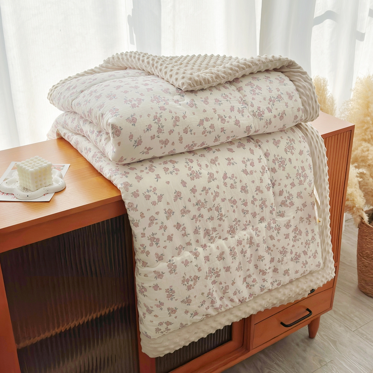 91家纺网 家纺一手货源 找家纺 （总）博尔菲 2026新款全棉数码印花双层纱豆豆被