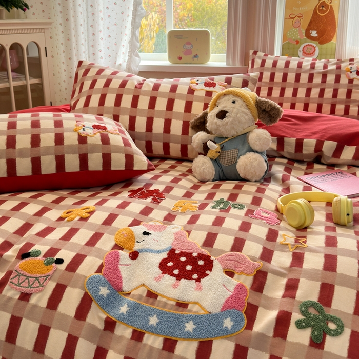 91家纺网 家纺一手货源 找家纺 如意朵 2025新款全棉加厚磨毛绣花四件套风格二（专版花型）快乐加马