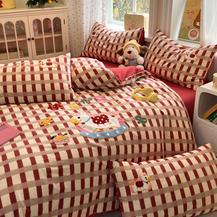 91家纺网 家纺一手货源 找家纺 如意朵 2025新款全棉加厚磨毛绣花四件套风格二（专版花型）快乐加马