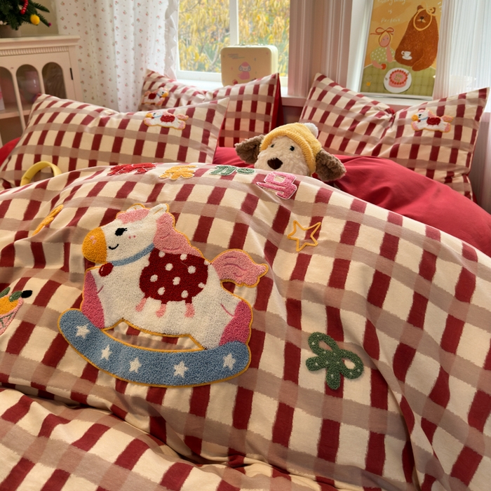 91家纺网 家纺一手货源 找家纺 如意朵 2025新款全棉加厚磨毛绣花四件套风格二（专版花型）快乐加马