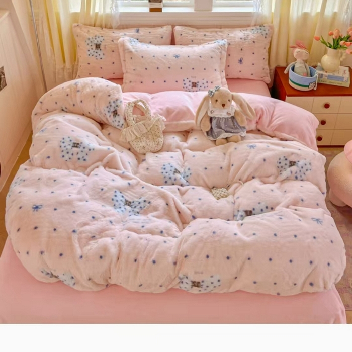 91家纺网 家纺一手货源 找家纺 （总）梦纤绒 2025新款亲肤舒适兔毛印花牛奶绒保暖四件套一美拉德系