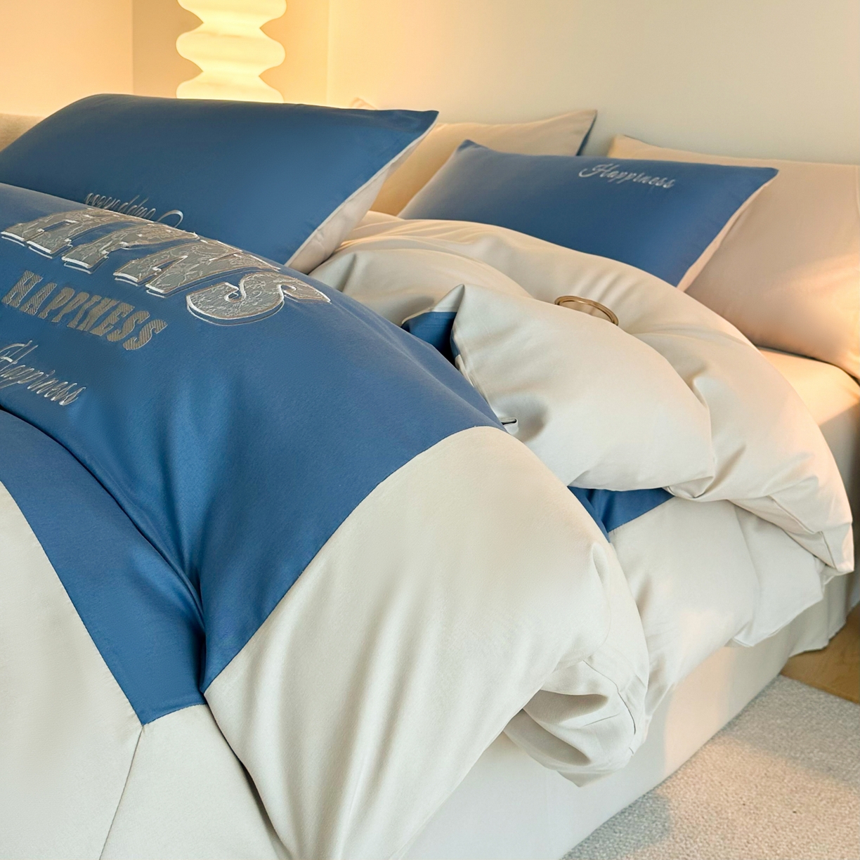 91家纺网 家纺一手货源 找家纺 麦空家居 2026新款提花大拼角贴布水洗棉四件套 宾利蓝