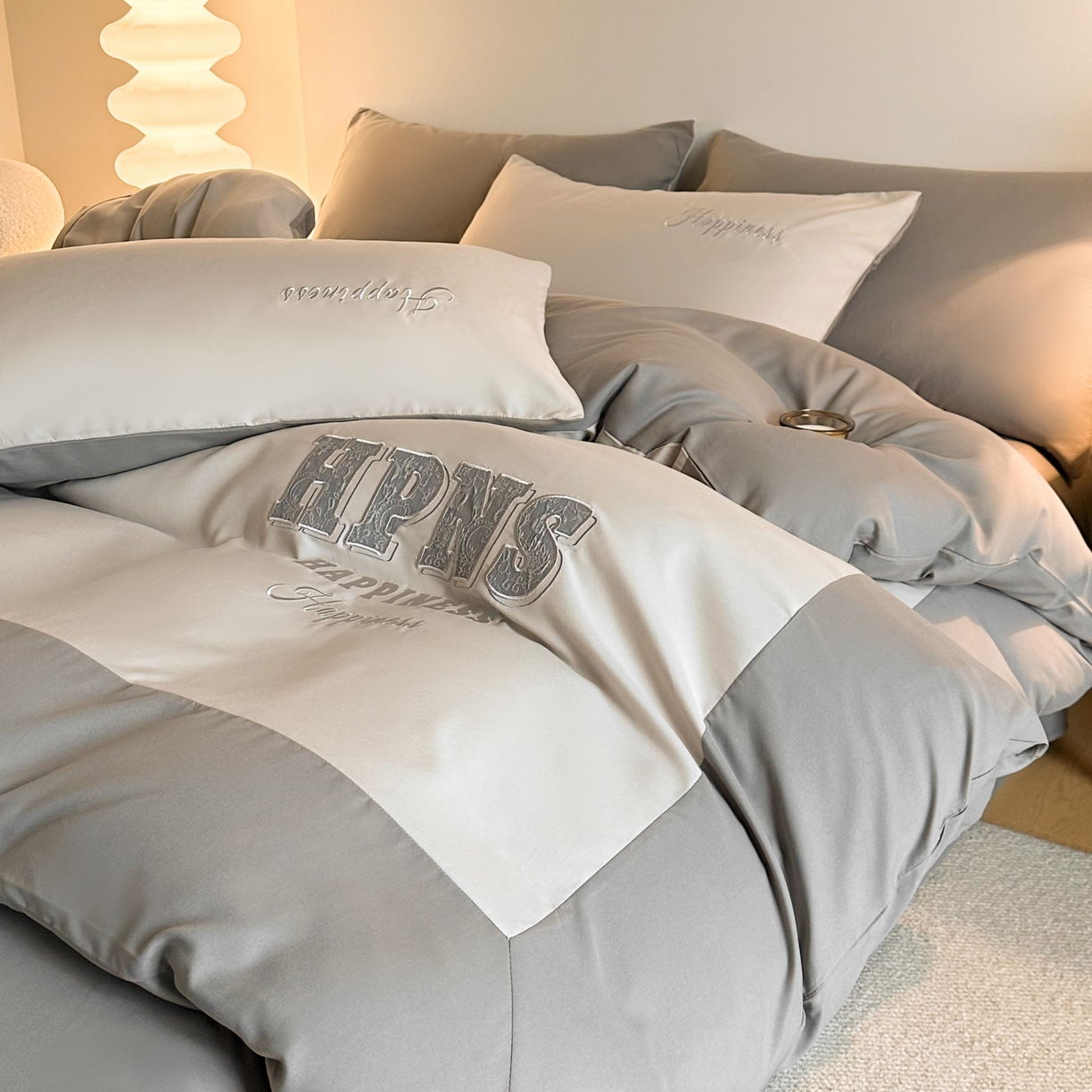 91家纺网 家纺一手货源 找家纺 麦空家居 2026新款提花大拼角贴布水洗棉四件套 山灰