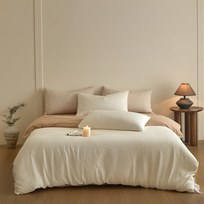 91家纺网 家纺一手货源 找家纺 麦空家居 2025新款无印风竹麻皱纱简约纯色四件套 奶昔白-卡其