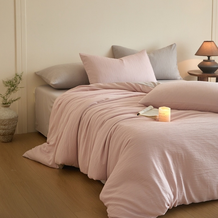 91家纺网 家纺一手货源 找家纺 麦空家居 2025新款无印风竹麻皱纱简约纯色四件套 奶油粉-山灰