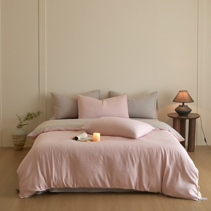 91家纺网 家纺一手货源 找家纺 麦空家居 2025新款无印风竹麻皱纱简约纯色四件套 奶油粉-山灰