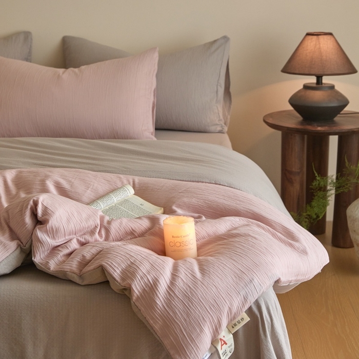 91家纺网 家纺一手货源 找家纺 麦空家居 2025新款无印风竹麻皱纱简约纯色四件套 奶油粉-山灰