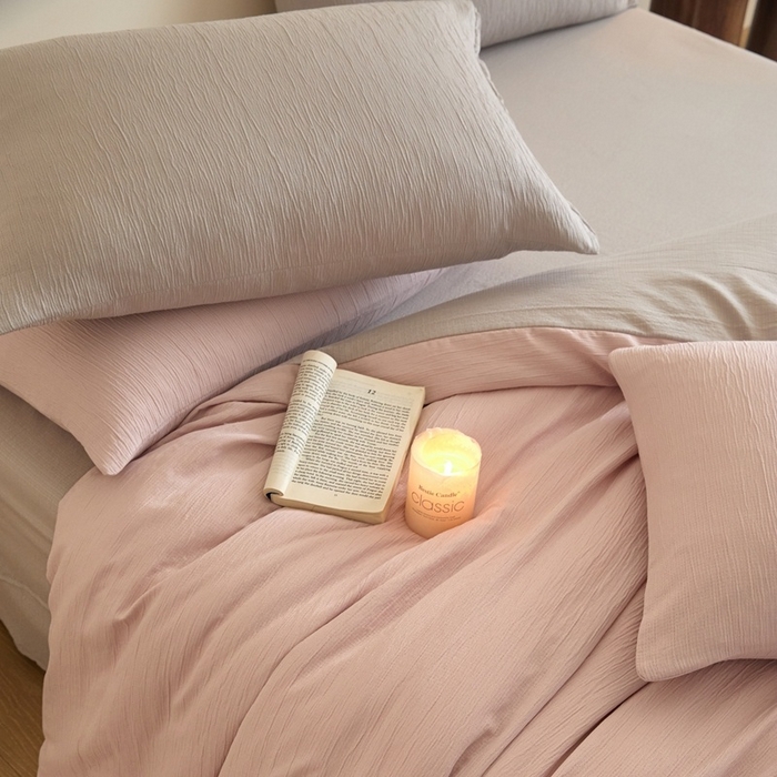 91家纺网 家纺一手货源 找家纺 麦空家居 2025新款无印风竹麻皱纱简约纯色四件套 奶油粉-山灰