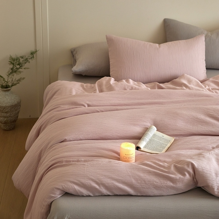 91家纺网 家纺一手货源 找家纺 麦空家居 2025新款无印风竹麻皱纱简约纯色四件套 奶油粉-山灰