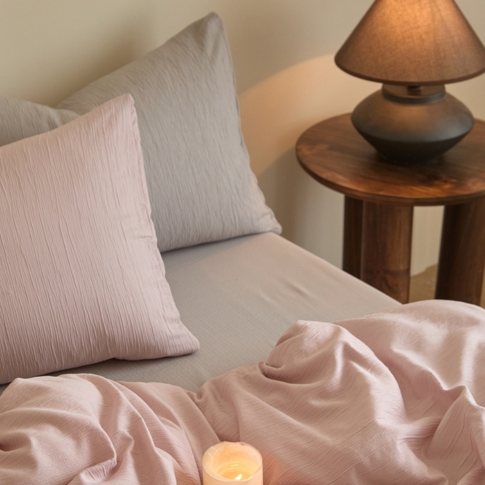 91家纺网 家纺一手货源 找家纺 麦空家居 2025新款无印风竹麻皱纱简约纯色四件套 奶油粉-山灰