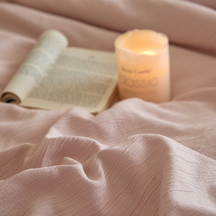 91家纺网 家纺一手货源 找家纺 麦空家居 2025新款无印风竹麻皱纱简约纯色四件套 奶油粉-山灰