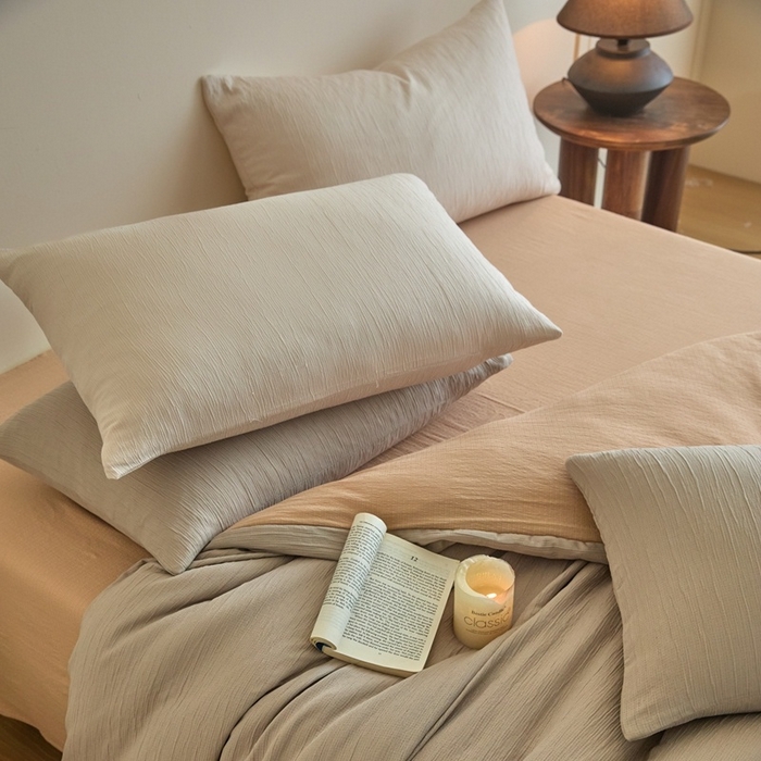 91家纺网 家纺一手货源 找家纺 麦空家居 2025新款无印风竹麻皱纱简约纯色四件套 珍珠灰-卡其