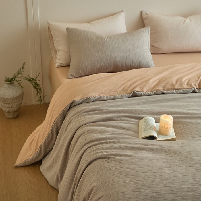 91家纺网 家纺一手货源 找家纺 麦空家居 2025新款无印风竹麻皱纱简约纯色四件套 珍珠灰-卡其