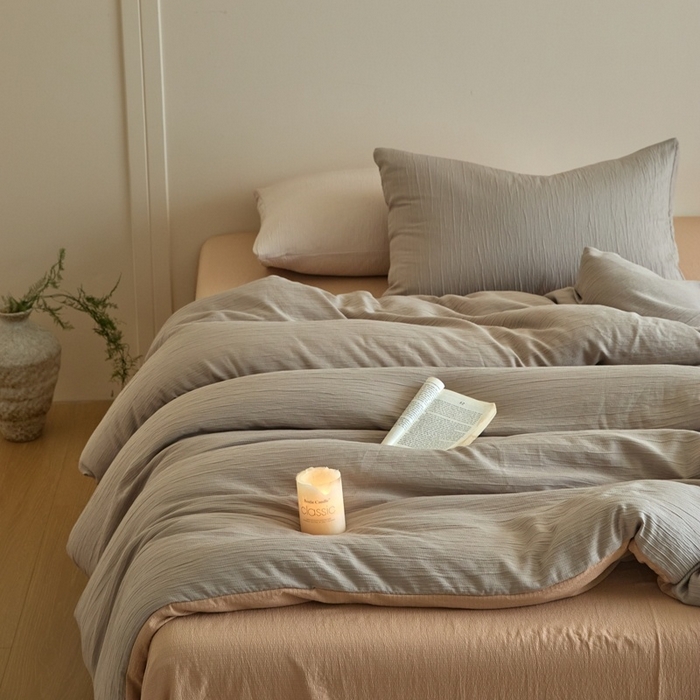 91家纺网 家纺一手货源 找家纺 麦空家居 2025新款无印风竹麻皱纱简约纯色四件套 珍珠灰-卡其