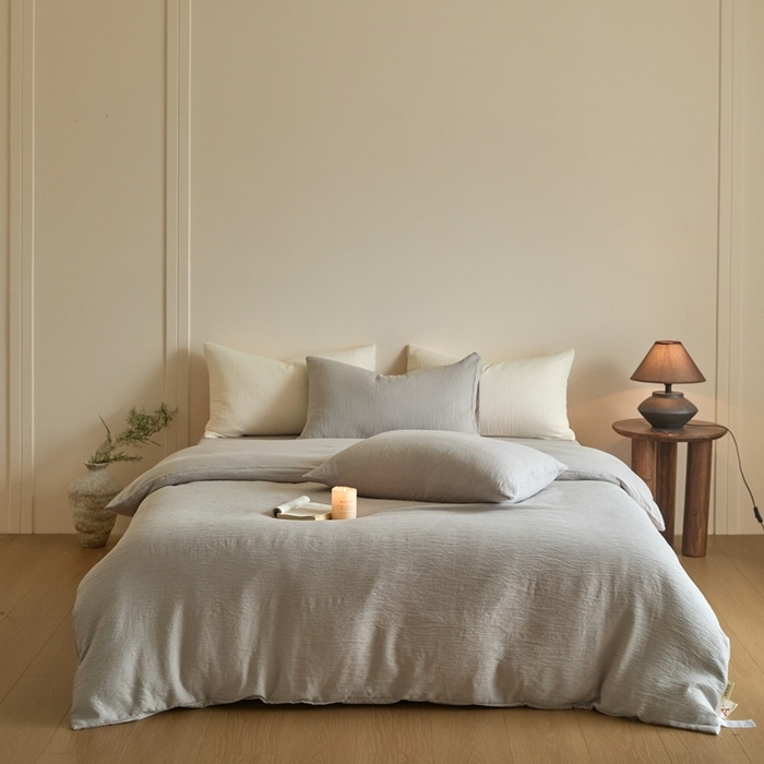 91家纺网 家纺一手货源 找家纺 麦空家居 2025新款无印风竹麻皱纱简约纯色四件套 珍珠灰独版