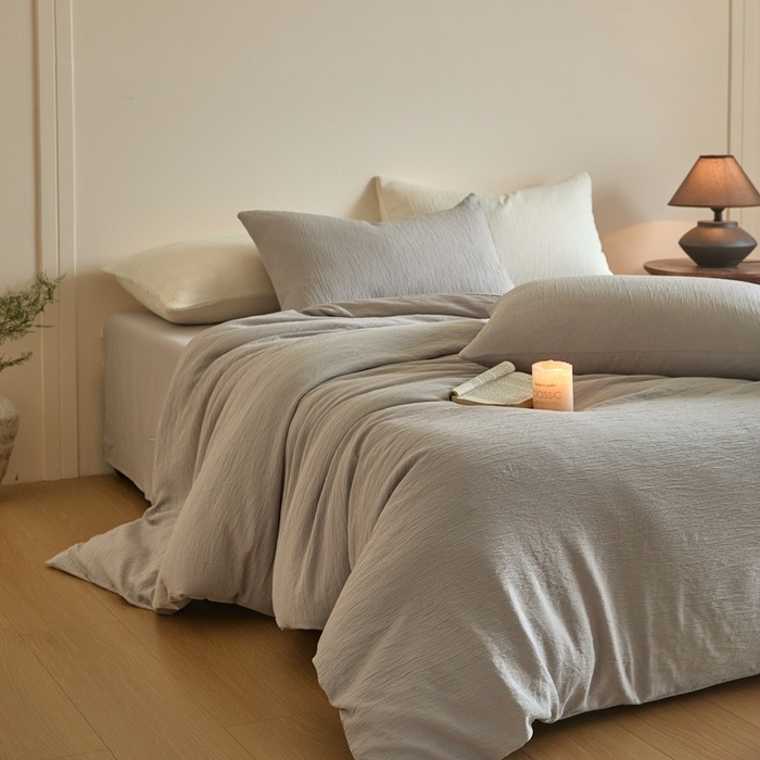 91家纺网 家纺一手货源 找家纺 麦空家居 2025新款无印风竹麻皱纱简约纯色四件套 珍珠灰独版