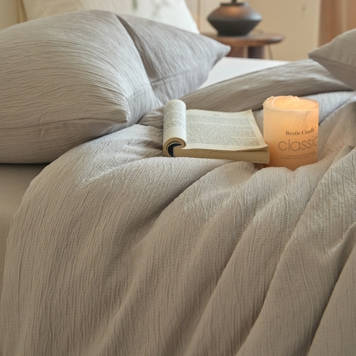 91家纺网 家纺一手货源 找家纺 麦空家居 2025新款无印风竹麻皱纱简约纯色四件套 珍珠灰独版