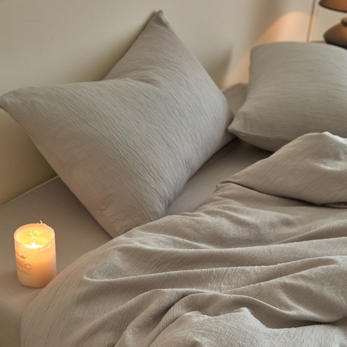 91家纺网 家纺一手货源 找家纺 麦空家居 2025新款无印风竹麻皱纱简约纯色四件套 珍珠灰独版